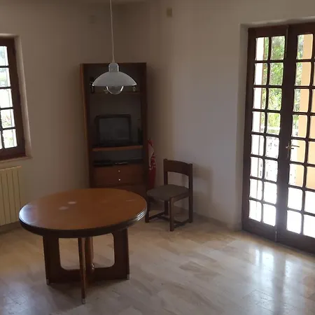Mimosa Apartment *